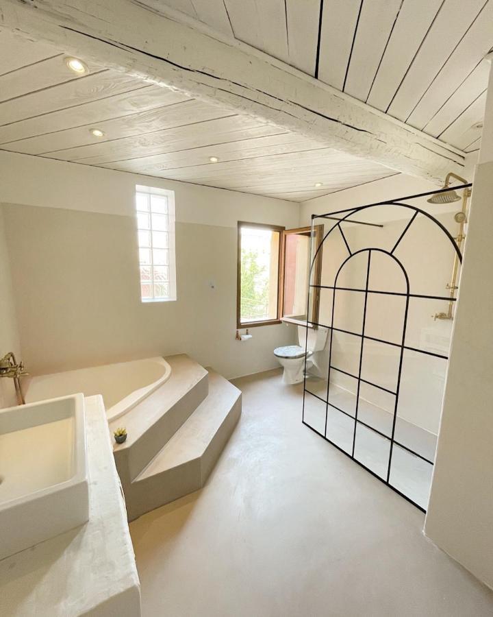 La Maison Du Trident En Camargue Piscine Et Jacuzzi * Vauvert